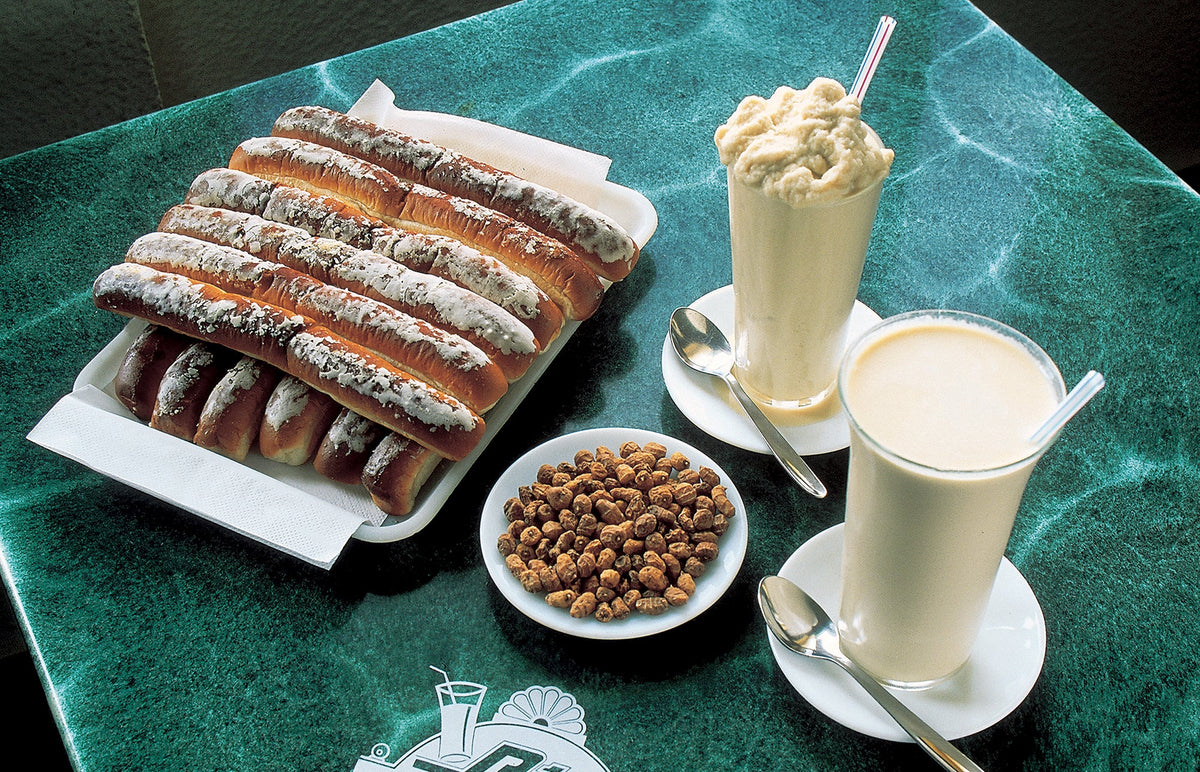 Horachata with Chufa Nuts and Pastries
