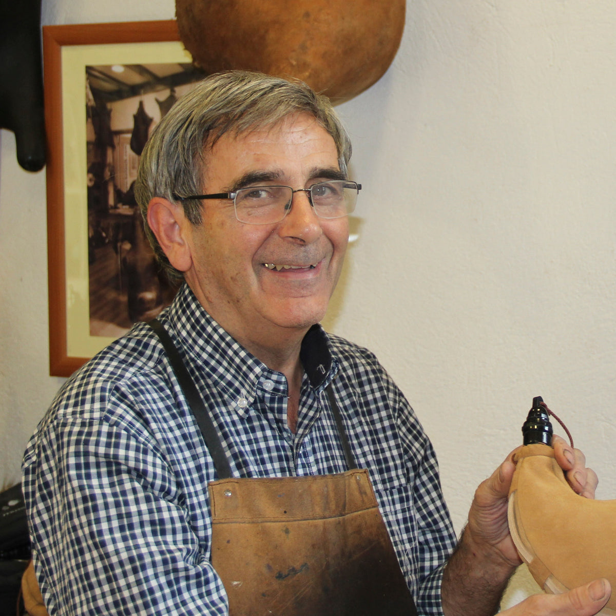 Jesús Blasco - Bota Wineskin Maker