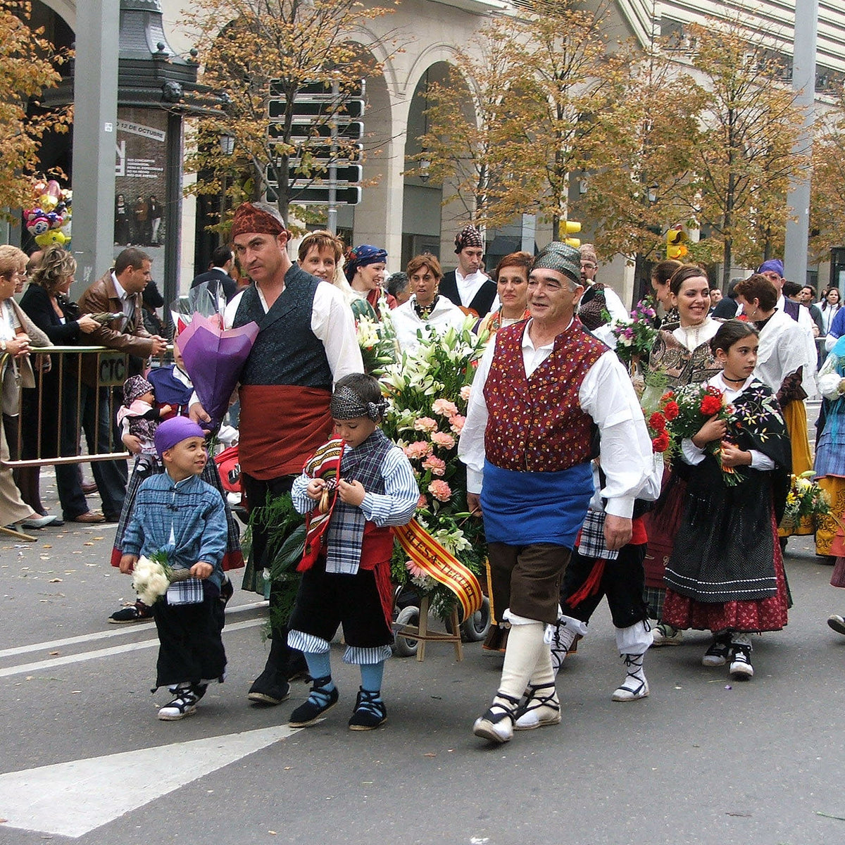Spain, Community and the New World
