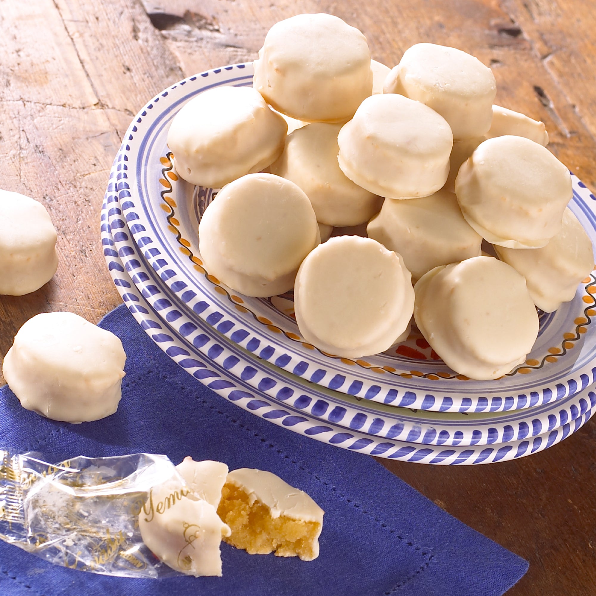 Yema Nevada Christmas Cookies by Aromas de Medina