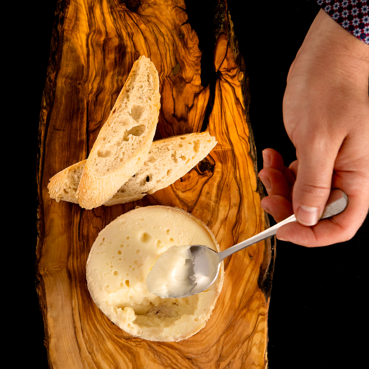 Torta del Casar Spoonable Cheese - 14 Ounces