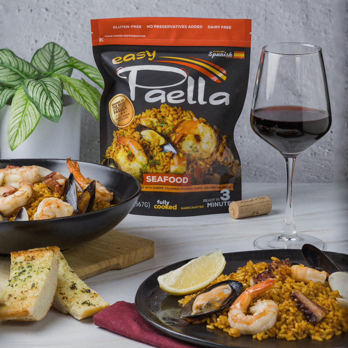 Fresh Cooked Seafood Paella by Easy Paella